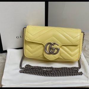 ⭐️ Gucci Super Mini Marmont! ⭐️